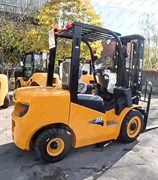 Вилочный автопогрузчик CHL 3,0 т с диз. двигателем Isuzu 30366